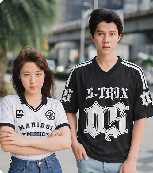 ลูกค้าสวมเสื้อ Jersey ที่ผลิตโดยสมศรี